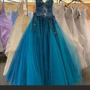 Jovani beautiful and rare teal and navy ballgown size 8 - like new